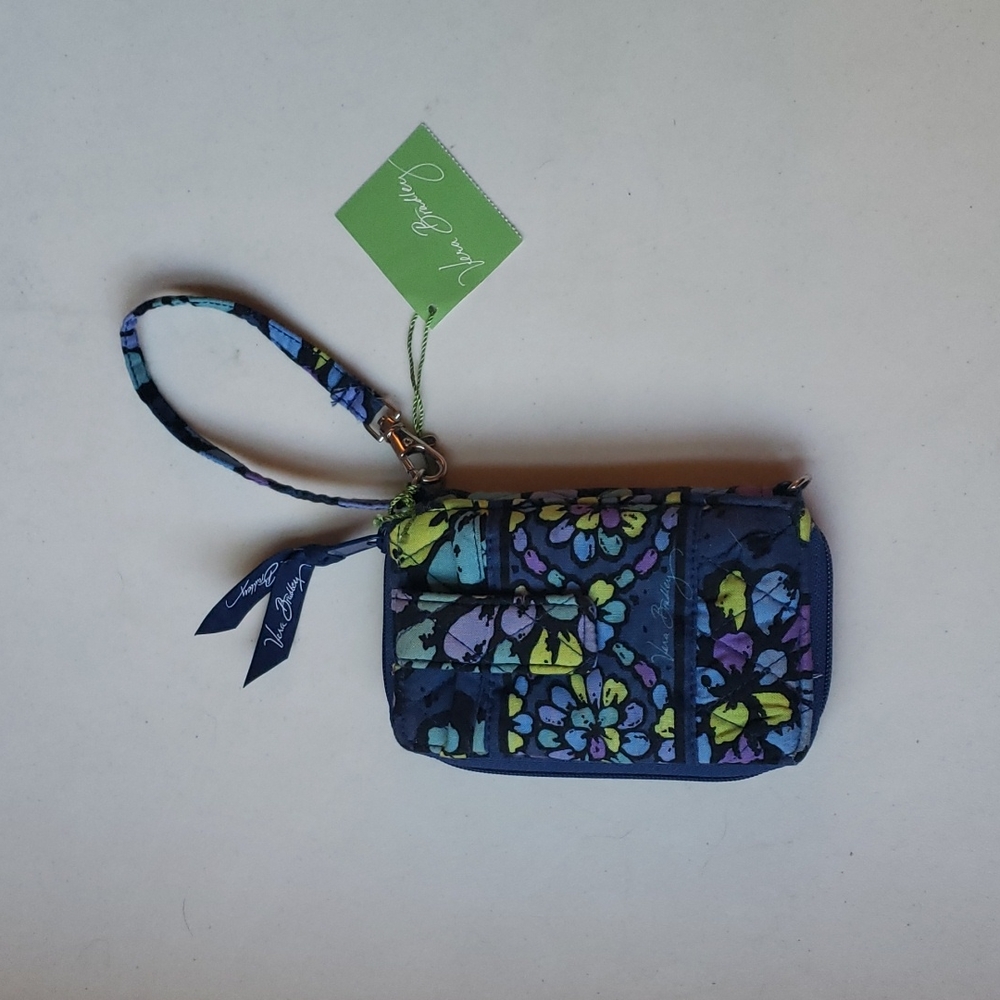 Vera Bradley Carry-it-all wristlet